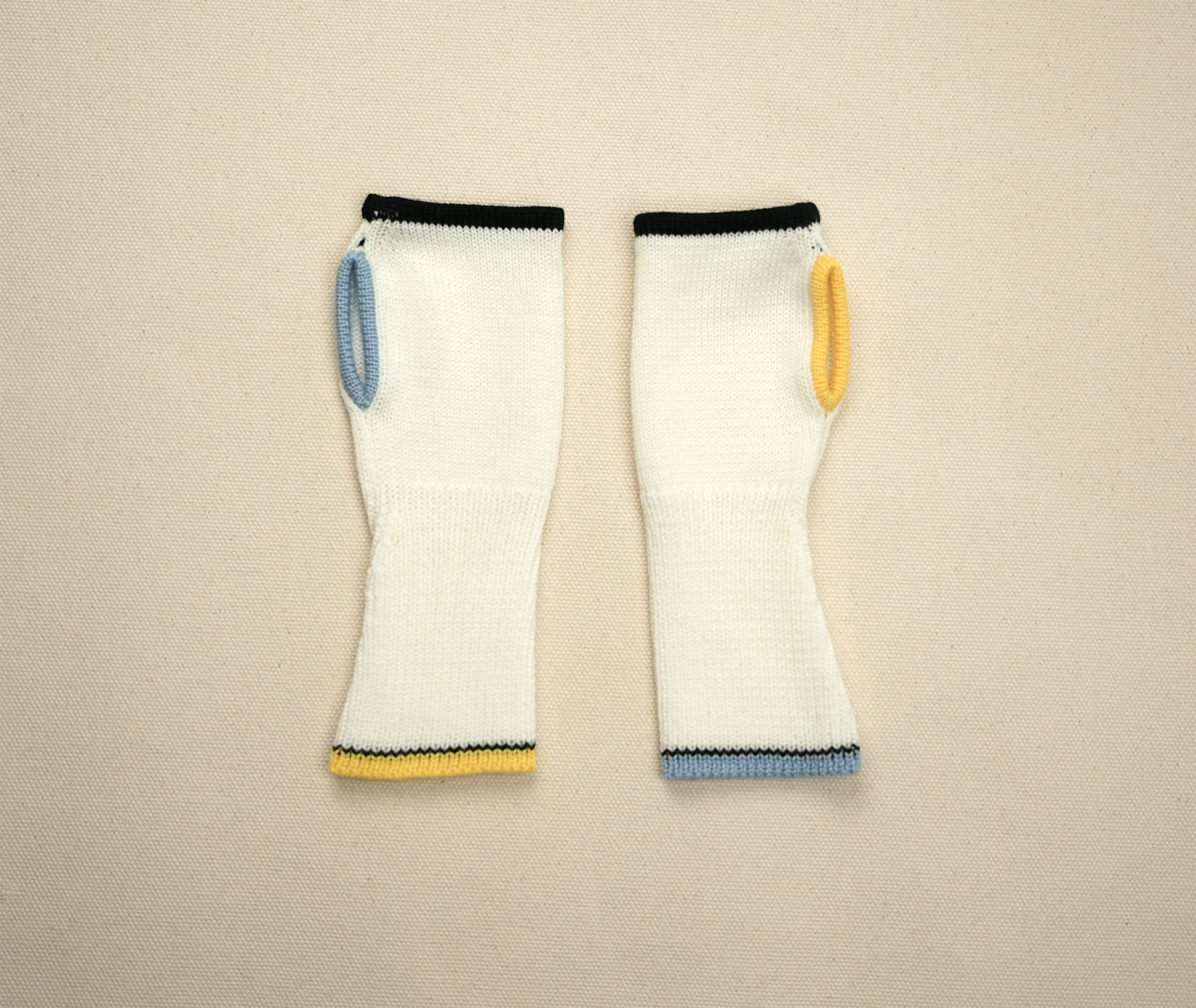 fingerless mitts | allsorts - white